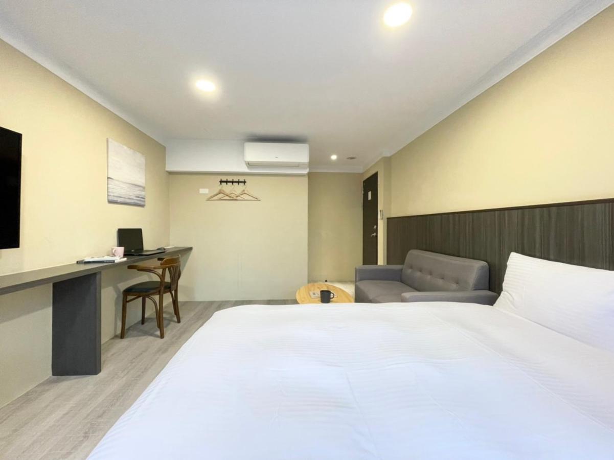 Yoshi Hotel - Tainan Station Branch Exterior photo