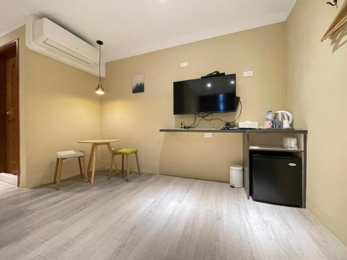 Yoshi Hotel - Tainan Station Branch Exterior photo