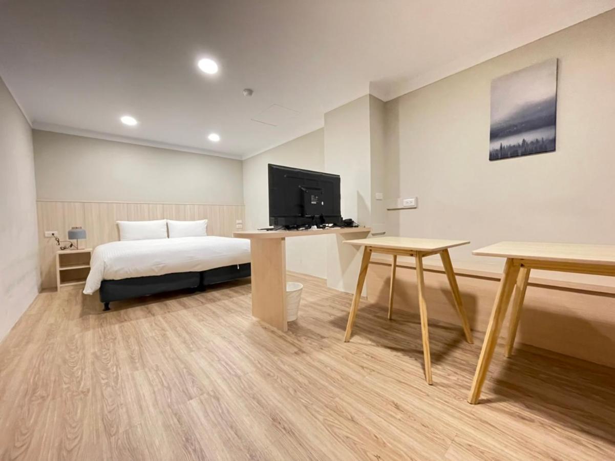 Yoshi Hotel - Tainan Station Branch Exterior photo