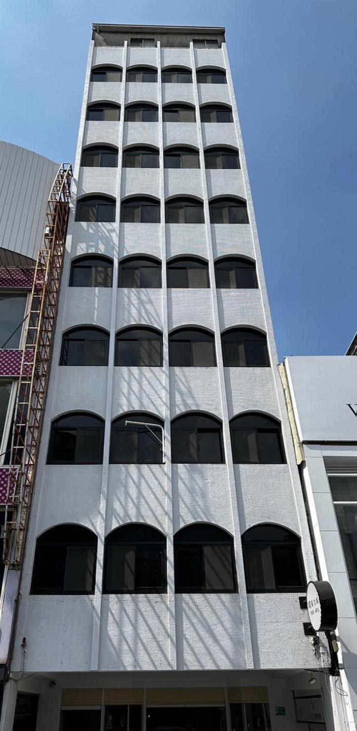 Yoshi Hotel - Tainan Station Branch Exterior photo
